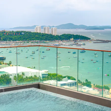 Pattaya Beach · THE Edge  Base High-End Ocean View Pool Apartment · Direct Beach Access ·Homestay