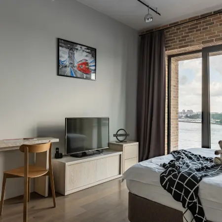 Docklands (Докландс) Отели рядом с достопримечательностью «Крестовский остров»