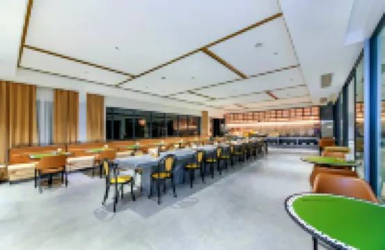 Kuoyue Yunqi Hotel (Fengjie High-speed Railway Station)
