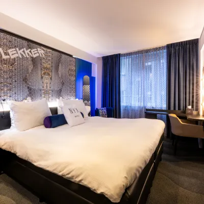 NYX Hotel Amsterdam Rembrandt Square Hotels near سوق الزهور