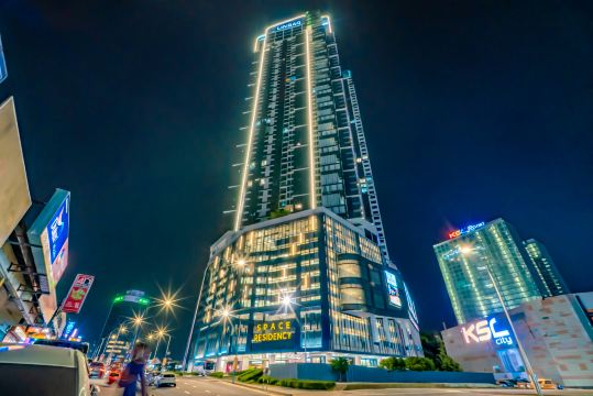 Space Residency Premium Suite Near KSL Mall by Nest Home Hotels in Johor Bahru