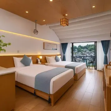 Tianqingshe Riverview Homestay (Phoenix Ancient City Lijiang Branch)