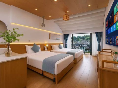 Tianqingshe Riverview Homestay (Phoenix Ancient City Lijiang Branch)