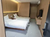Linzi's Home Homestay - 주차장