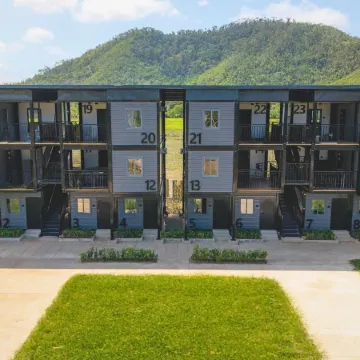 Duli Beach Farm Hostel