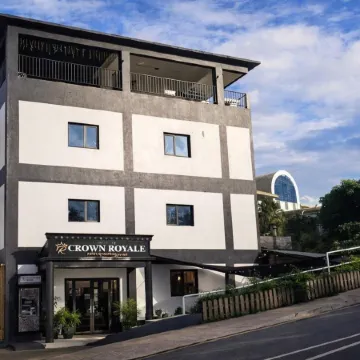 Crown Royale Hotel & Lounge