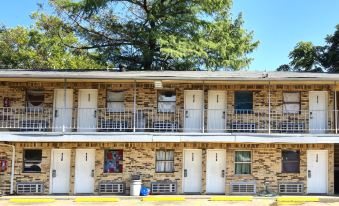 Mi Amor Inn & Suites by Hotel O Dallas Tx Hwy 352