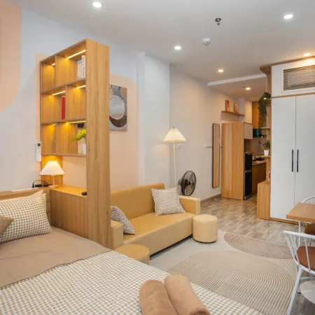 The Little Hanoi - Refreshing Home - Big Balcony Отели рядом с достопримечательностью «Площадь Бадинь»