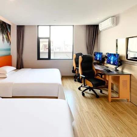 Yaxin E-Sports Hotel (Lüliang Xiaoyi Wanda Plaza City Hall)