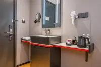 Home Inn YUNIK E‑Sports Hotel (Beijing Qinghe MixC · Xiaoyingqiao Metro Station) Hotels in 