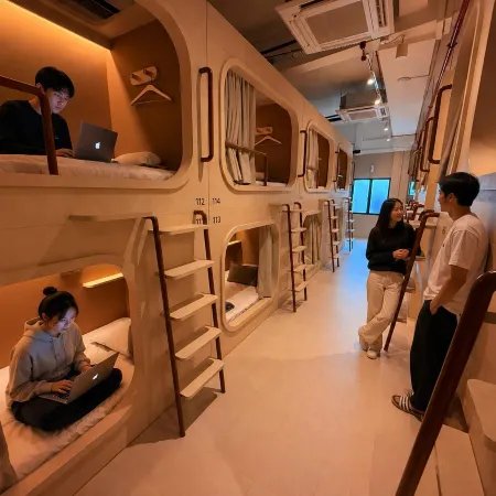 Gather House On 65 South Bridge Road Отели рядом с достопримечательностью «Станция метро Raffles»