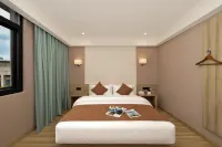 Yiyu Hotel (Beijing Road Subway Station)