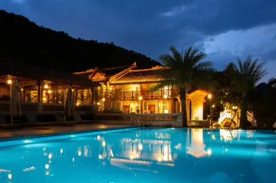 Floral Hotel·Bamboo River Retreat · Zhujiang Resort: Yangshuo Li River Family River Villa Hotel di Yangshuo