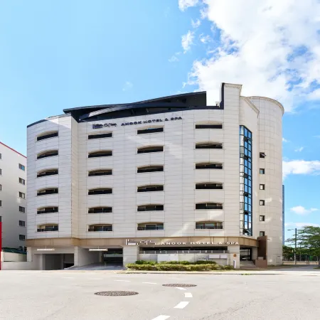 Anook Hotel & Spa Ilsan Tanhyeon Отели рядом с достопримечательностью «Библиотека «Карам»»