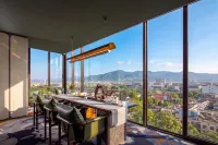 Yudu Hot Spring Hotel (Tengchong Sanqiao Square) - Parking