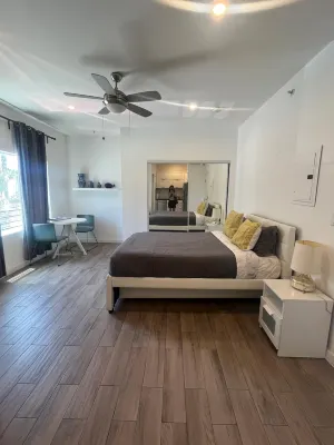 Santa Monica Pier Apartments -  Ferienwohnungen