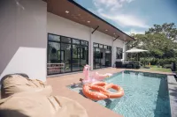 Issara Private Pool Villa Khaoyai Hotels in Nong Sarai