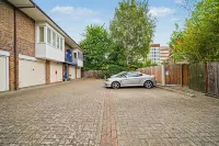 Luxe 3-Bed 2-bath Garden Townhouse Central London - New