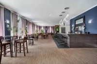 Days Inn by Wyndham Montreal Airport Conference Centre - bar