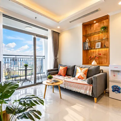 Vinhomes Service Apartment by HousingHCMC Hotels near لاندمارك 81