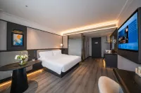 Urba S Hotel  (Foshan Qinghui Garden Huagai Road Pedestrian Street Branch) - Airport Shuttle