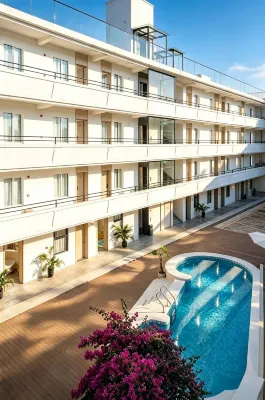 Yidou Hotel (Mufu Branch, Zhongyi Market, Old Town, Lijiang) - Pools
