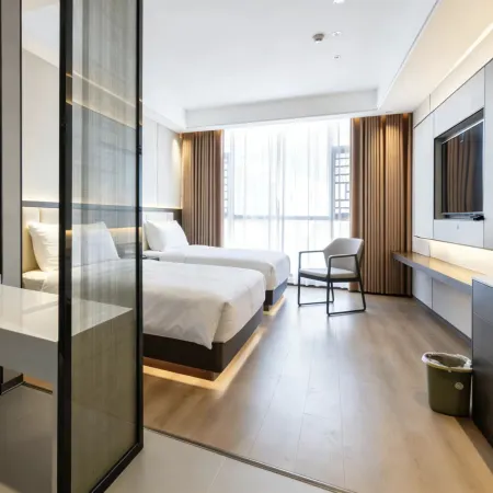 Yiliang Xintai Grand Hotel