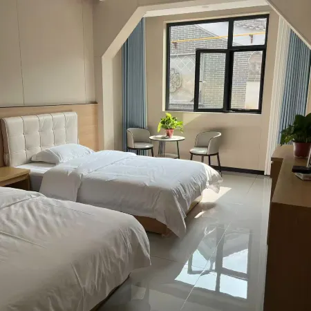 Zeze's Home Homestay (Tongguan Ancient City)