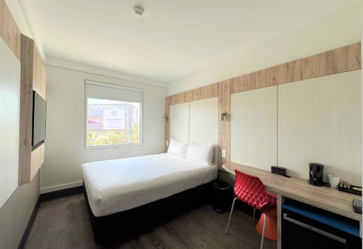 이비스 버짓 시드니 에어포트 객실 내부