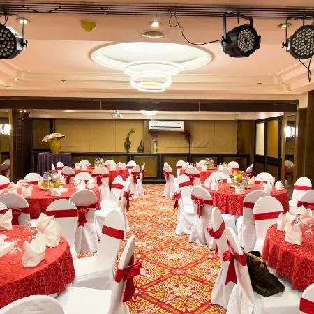 Marco Polo Hotel Отели рядом с достопримечательностью «Дейра»