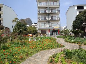 Yangshuo Bangjiang Bieyuan Inn (Yangshuo Impression Liu Sanjie Scenic Area Branch)