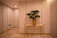 Century Golden Flower Light Hotel (Tianshui Central Plaza)