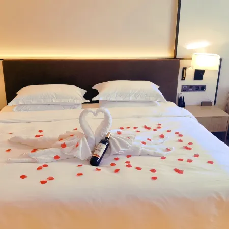 Pinghu Dingren Ramada Hotel