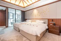 Tengchong East Lake Thermal Spa Hotel