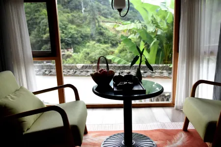 Huangshan Chenwai B&B Отели рядом с достопримечательностью «The Guest-Greeting Pine»