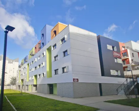 Appart'hôtel Odalys Le Jardin des Lettres Hotels in Tours