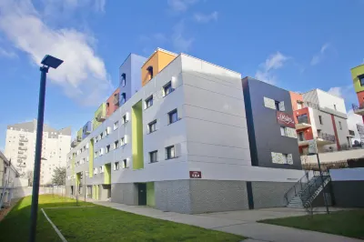Appart'hôtel Odalys City/Campus Le Jardin des Lettres Hôtels à proximité de : Université de Tours - Département de Neurosciences