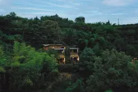 Panhuan Xiaozhu Hotel