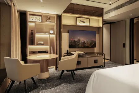 Four Seasons Hotel Hong Kong