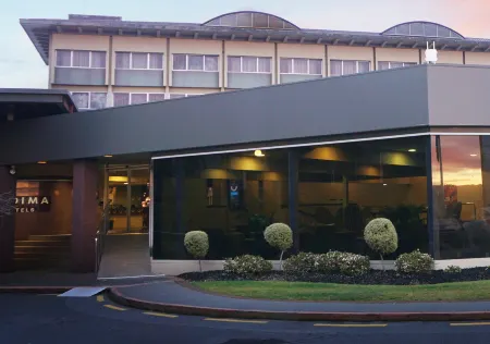 Sudima Hotel Lake Rotorua Отели рядом с достопримечательностью «Fancy Meow Cat Cafe»