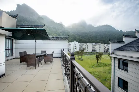 Xinchang Manqi Yating Homestay (Nineteen Peaks Branch) Отели рядом с достопримечательностью «Qianzhang Canyon»