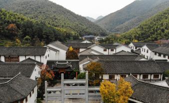 Liyang Yu · Bamboo Retreat (Yushui Hot Spring Store)