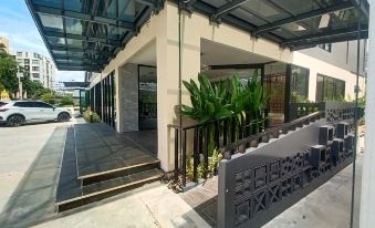 The 9 Residence Hotel