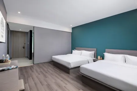 Gooya Hotel (Liuzhou High-speed Railway Station Five-Star Pedestrian Commercial Street)