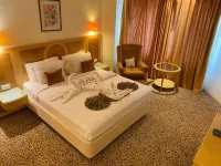 Katriya Hotel and Tower Hotel di 