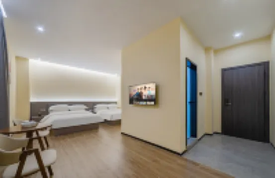 潮嶼·江景鳳凰綠地度假美宿（潮州古城牌坊街店）