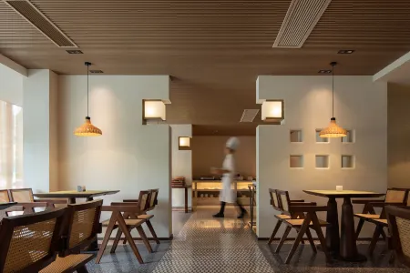 QING LAN HOTEL Отели рядом с достопримечательностью «Maozhou Island, Daxu Ancient Town»