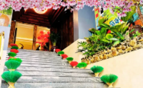 Happy Life Green Hotel Hotels near District 11