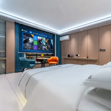 Pinyou Smart Hotel (Qujing Nancheng Store)