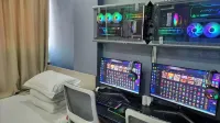 Baolixiong E-Sports Hotel Hotels near Nanzhao Railway Station